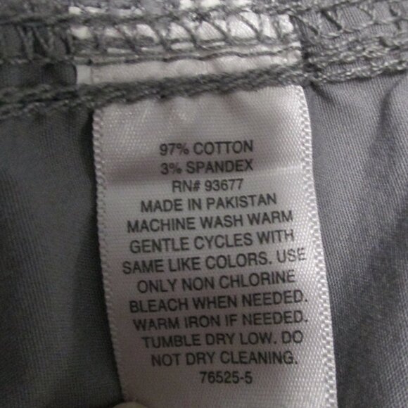 St. John's Bay gray capris cargo look with pockets & tie hems size 24W - Picture 4 of 10